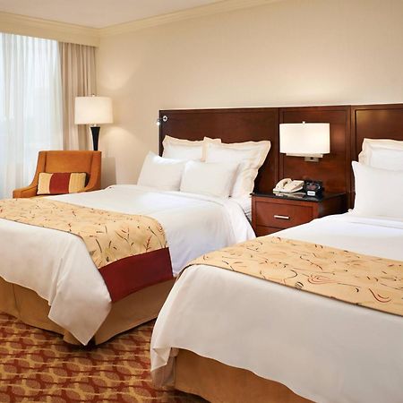 Indianapolis Marriott East Hotell Eksteriør bilde