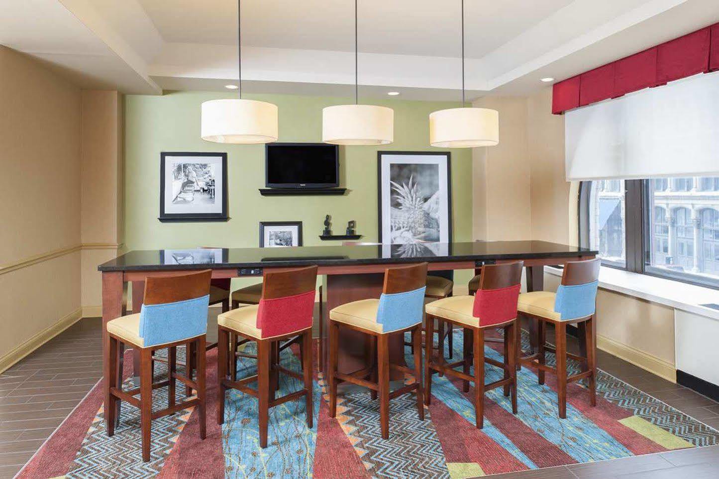 Indianapolis Marriott East Hotell Eksteriør bilde