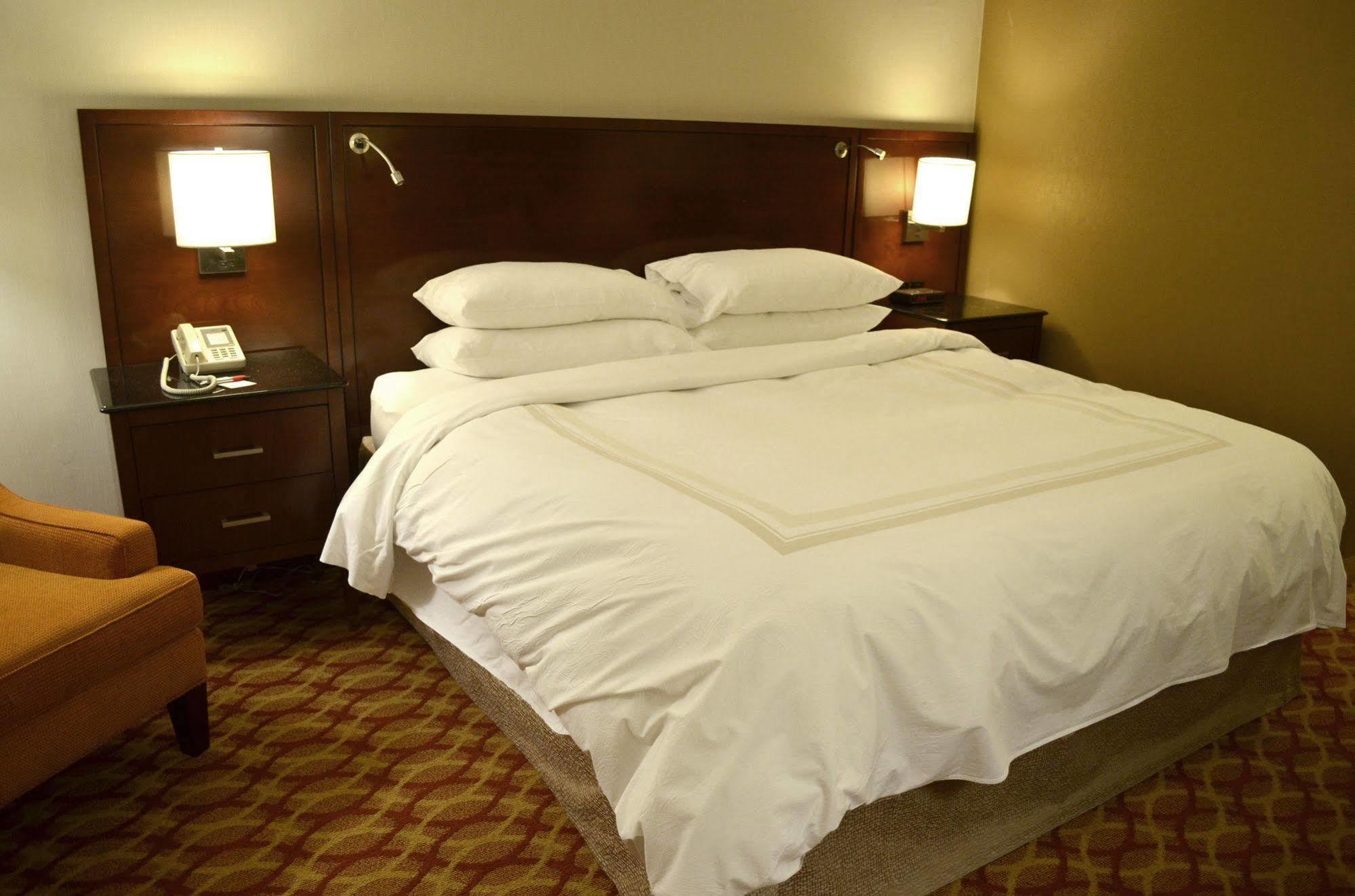 Indianapolis Marriott East Hotell Eksteriør bilde